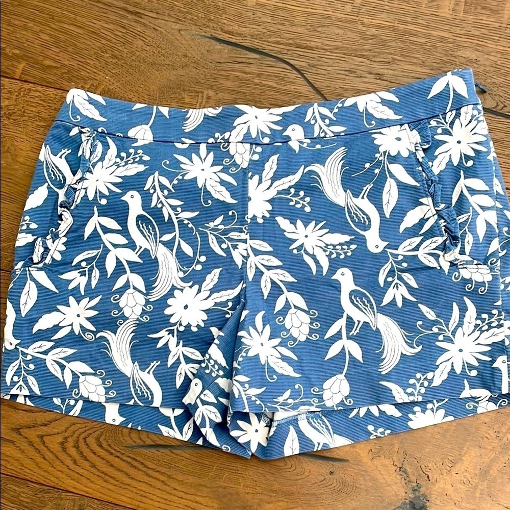 LOFT Blue White Floral Peacock Ruffle Pocket Riviera Women's Shorts Size 4